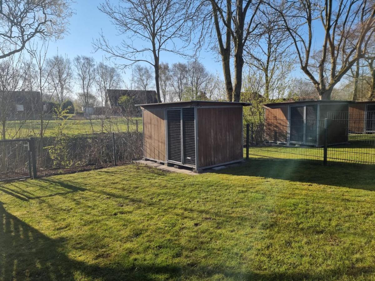 Ferienhaus Steuerbord Im Bootshaus Neßmersiel Exteriör bild