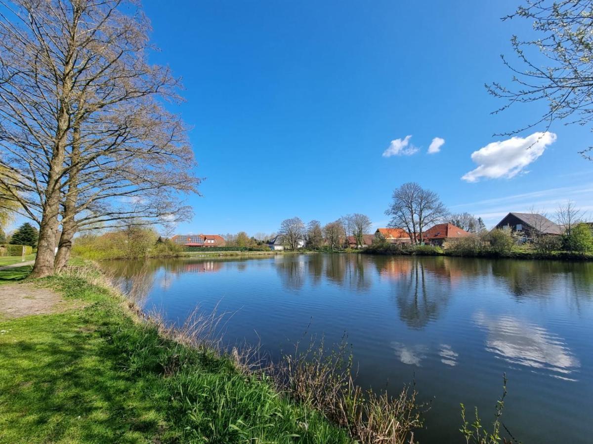 Ferienhaus Steuerbord Im Bootshaus Neßmersiel Exteriör bild