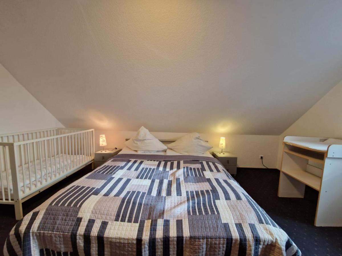 Ferienhaus Steuerbord Im Bootshaus Neßmersiel Exteriör bild